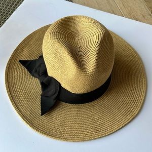 Like NEW! Capelli Hat w/ black ribbon band